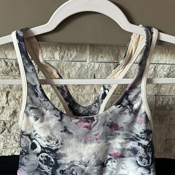 Lululemon size 2 pink and gray tank - Picture 2 of 6